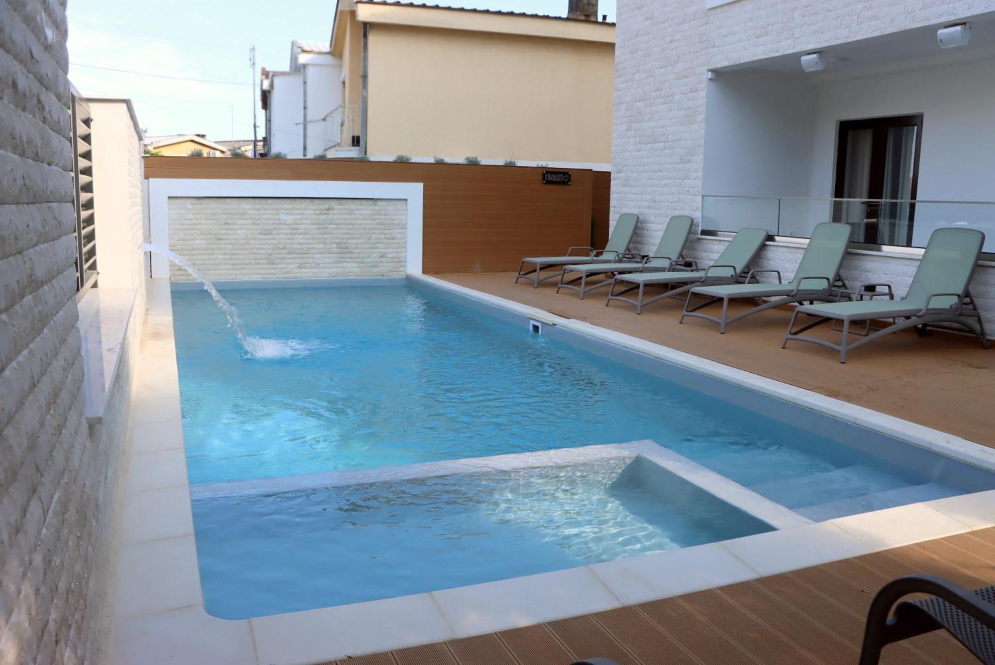 Apartmani Nilaj Ulcinj Exterior photo