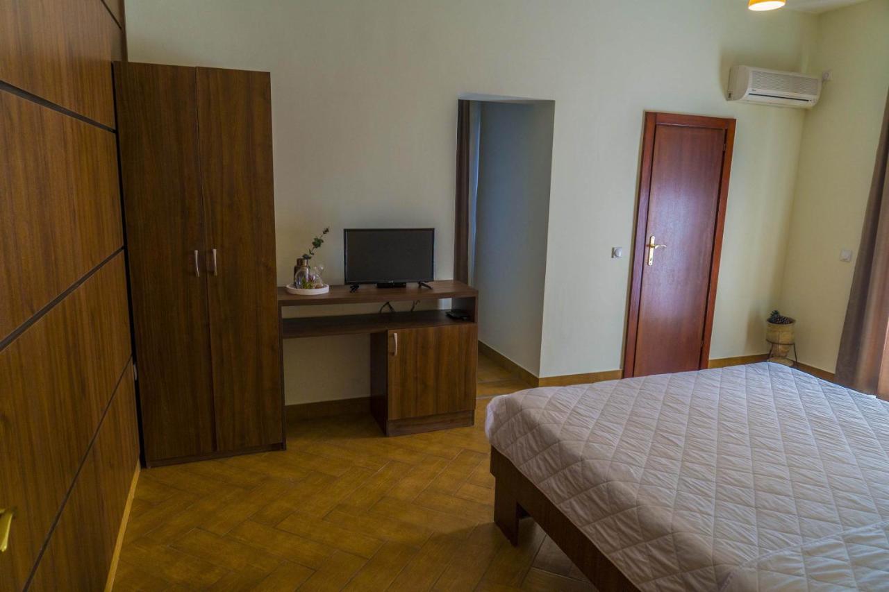 Apartmani Nilaj Ulcinj Exterior photo